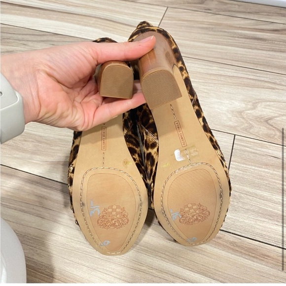 200. Vince Camuto Nevvina Genuine Calf Hair Leopard Print Bootie Size 8 - Picture 4 of 6